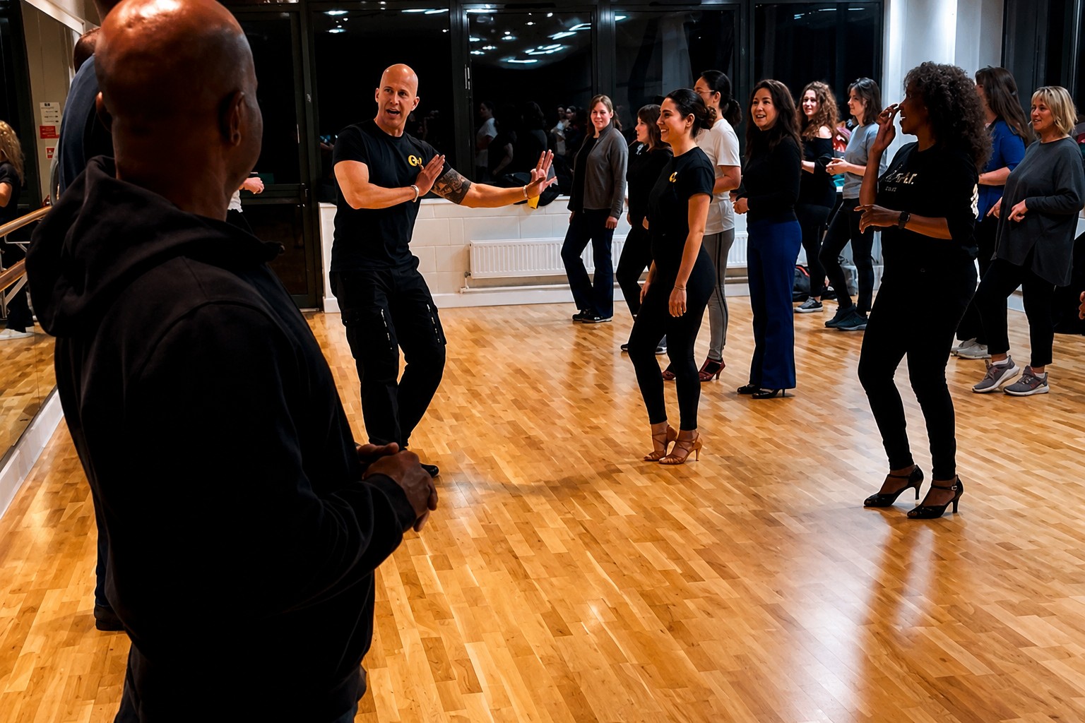 salsa class in progress